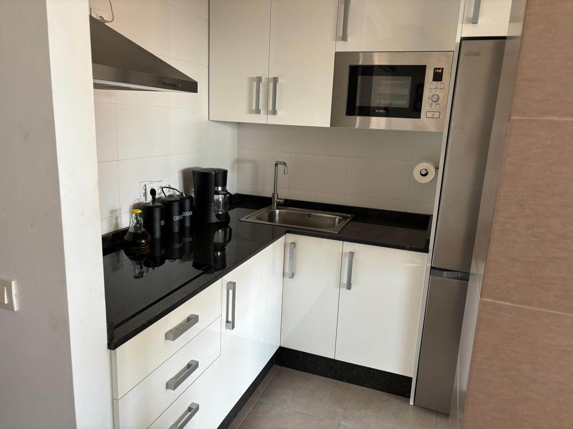 Capital Seaview Apartment Карбонерас Екстериор снимка